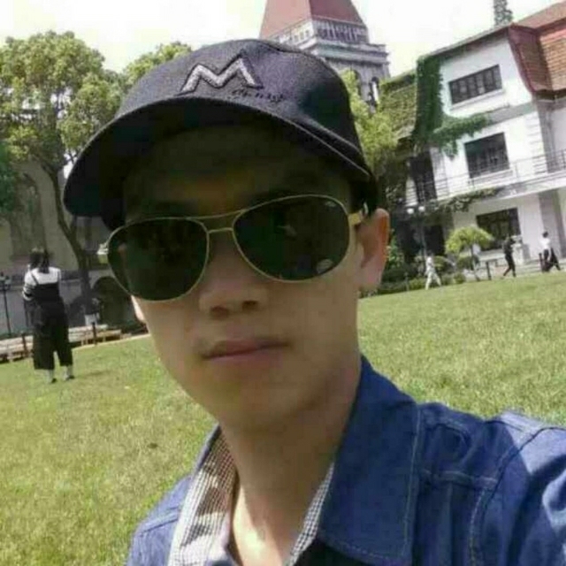 龙小华的第一张照片--潍坊相亲服务中心