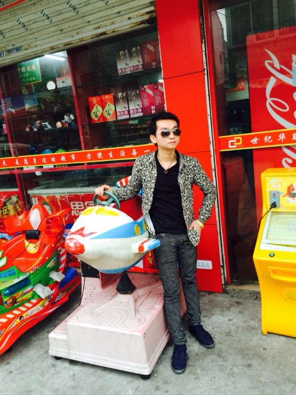 阳光帅气男嘉宾的第一张照片--潍坊相亲服务中心