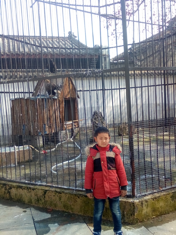 山高人伟峰的第一张照片--潍坊相亲服务中心