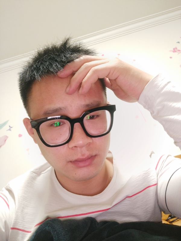 华灯初上的夜晚的第一张照片--潍坊相亲服务中心