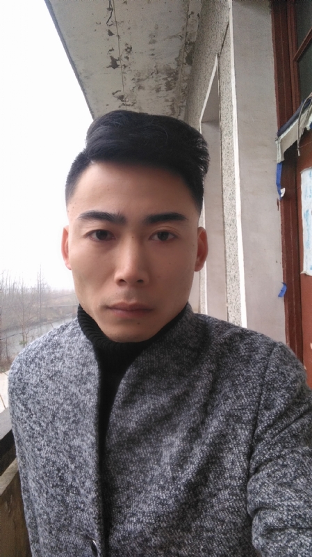 谁伴我闯荡的第一张照片--潍坊相亲服务中心