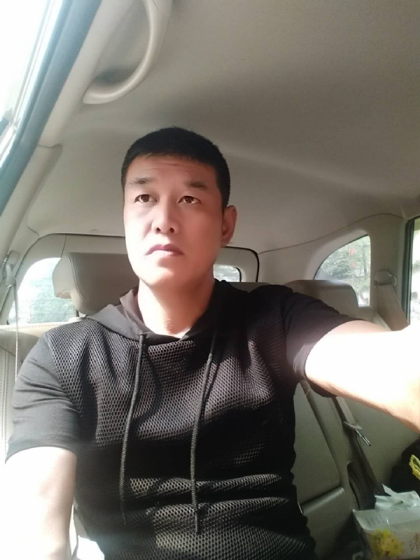 深爱的疯子的第一张照片--潍坊相亲服务中心