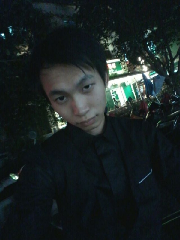 瞬间回眸的第一张照片--潍坊相亲服务中心