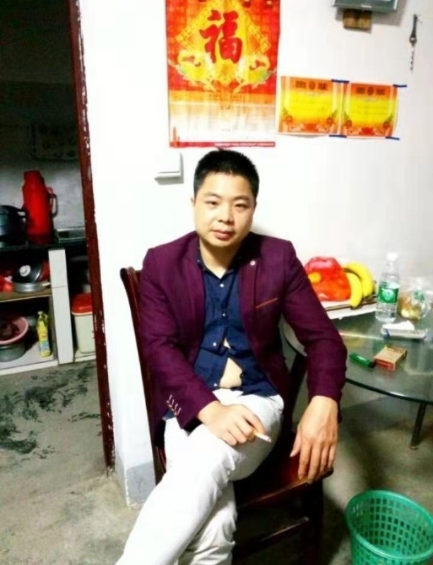 蓝色的微笑的第一张照片--潍坊相亲服务中心