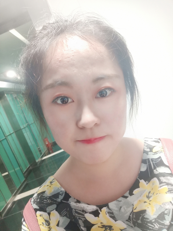 小花伞的第一张照片--潍坊相亲服务中心