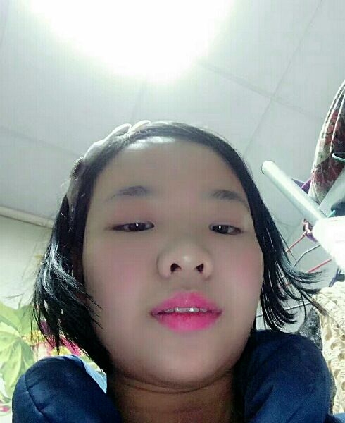 依依的第一张照片--潍坊相亲服务中心