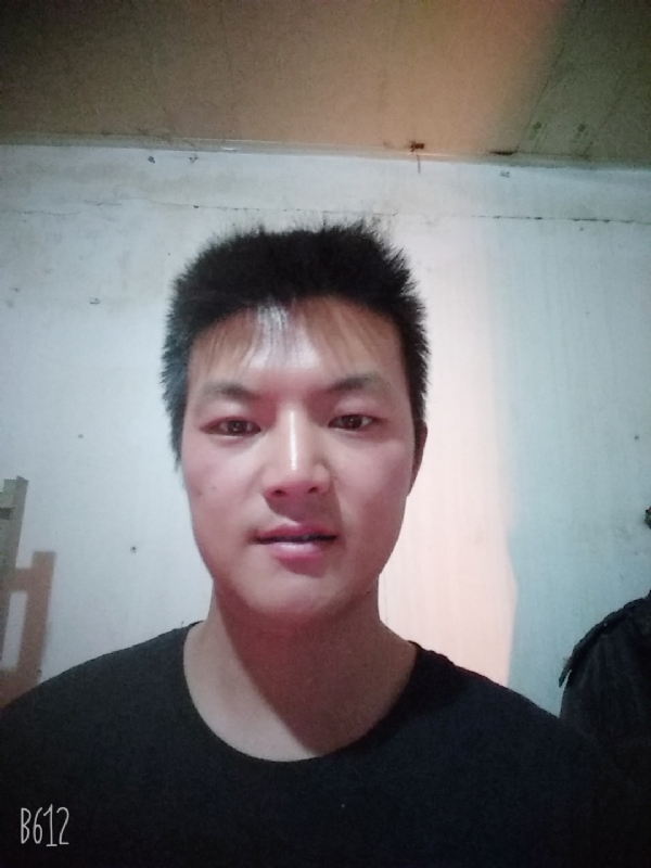 风轻云淡的第一张照片--潍坊相亲服务中心