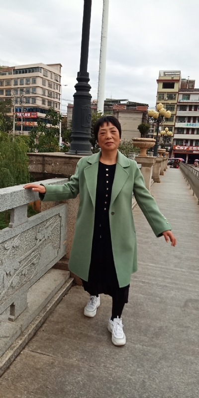 小玲的第一张照片--潍坊相亲服务中心