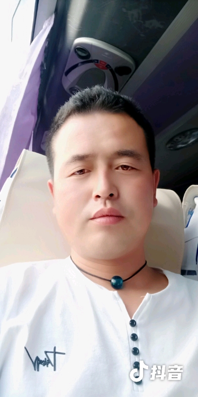 瞬间被爱上的第一张照片--潍坊相亲服务中心