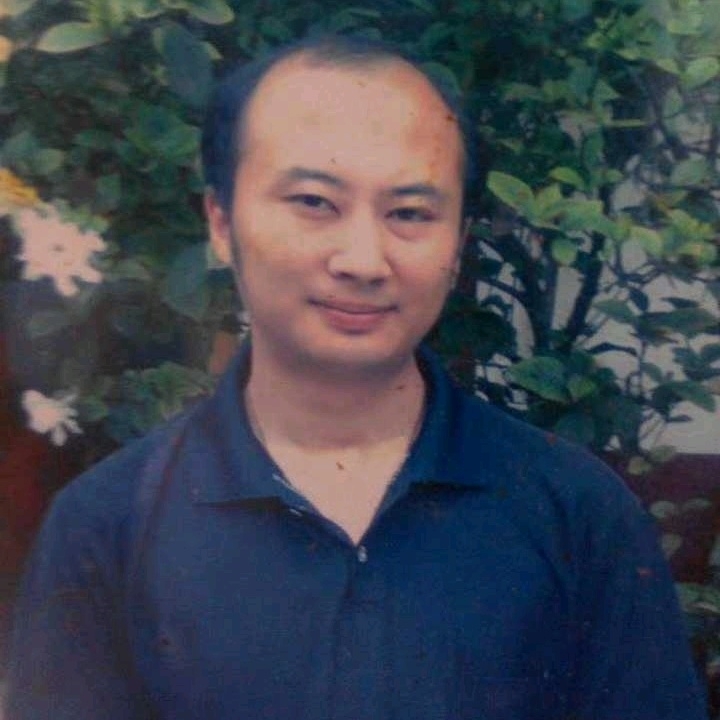 石峰里的生命的第一张照片--潍坊相亲服务中心