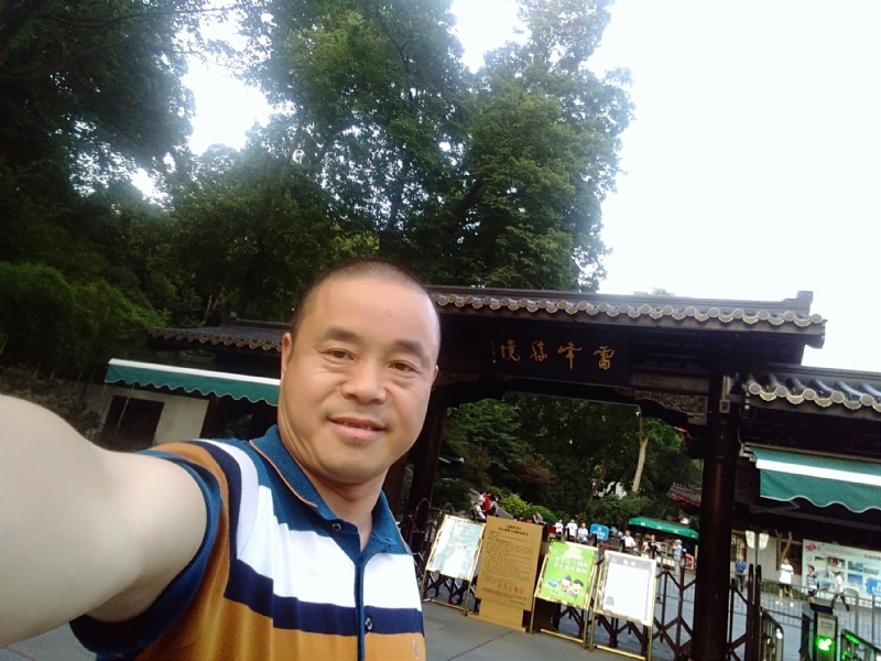 夏雨晨紫的第一张照片--潍坊相亲服务中心