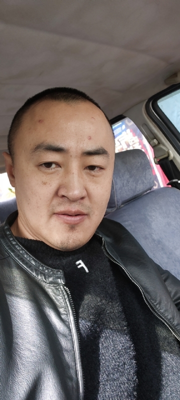 精神九哥的第一张照片--潍坊相亲服务中心