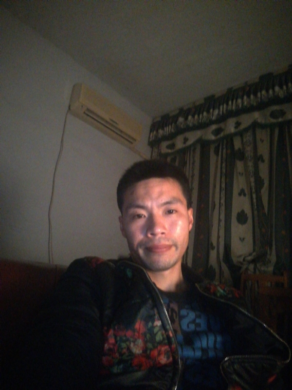 性情男儿的第一张照片--潍坊相亲服务中心