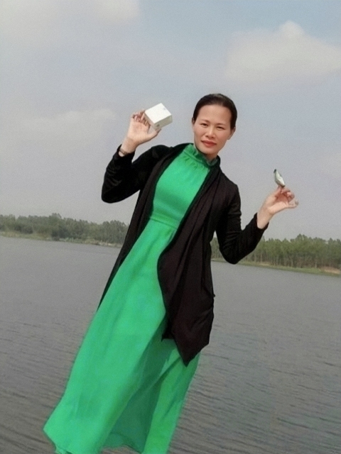 李梅的第三张照片--潍坊相亲服务中心