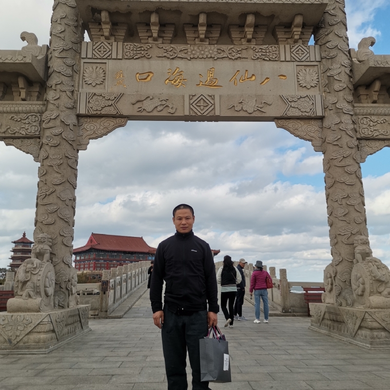 向日葵的微笑的第一张照片--潍坊相亲服务中心