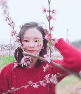 小桌子的第一张照片--潍坊相亲服务中心