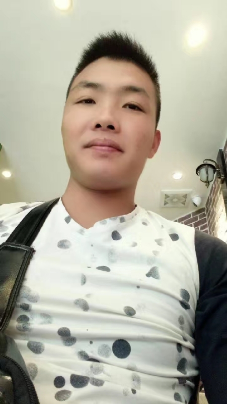 吃生蚝的小乖乖的第一张照片--潍坊相亲服务中心