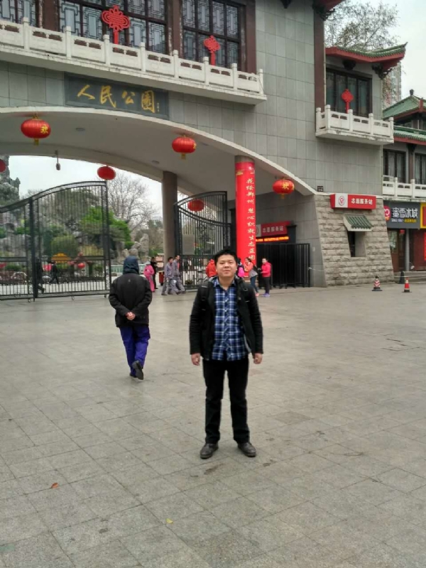 在奋斗的第一张照片--潍坊相亲服务中心