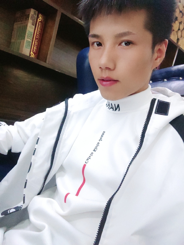 梁辞的第一张照片--潍坊相亲服务中心