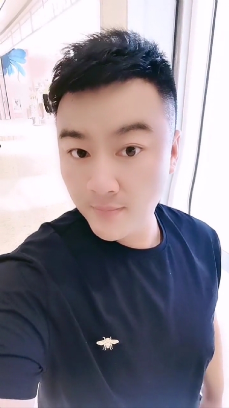 微风徐徐的第一张照片--潍坊相亲服务中心