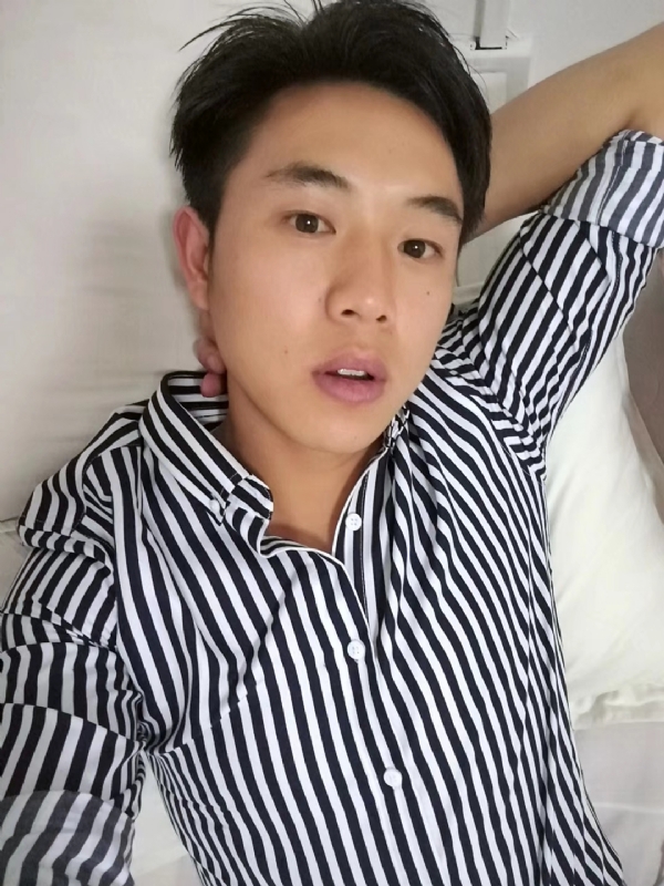 小雷的第二张照片--潍坊相亲服务中心