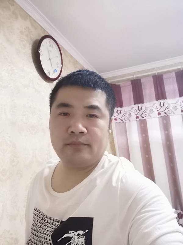 爱你的眼睛的第一张照片--潍坊相亲服务中心