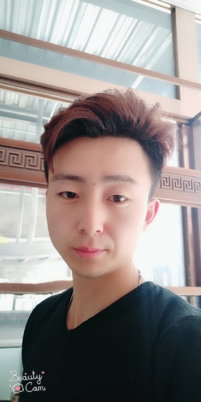 拼命微笑的第二张照片--潍坊相亲服务中心