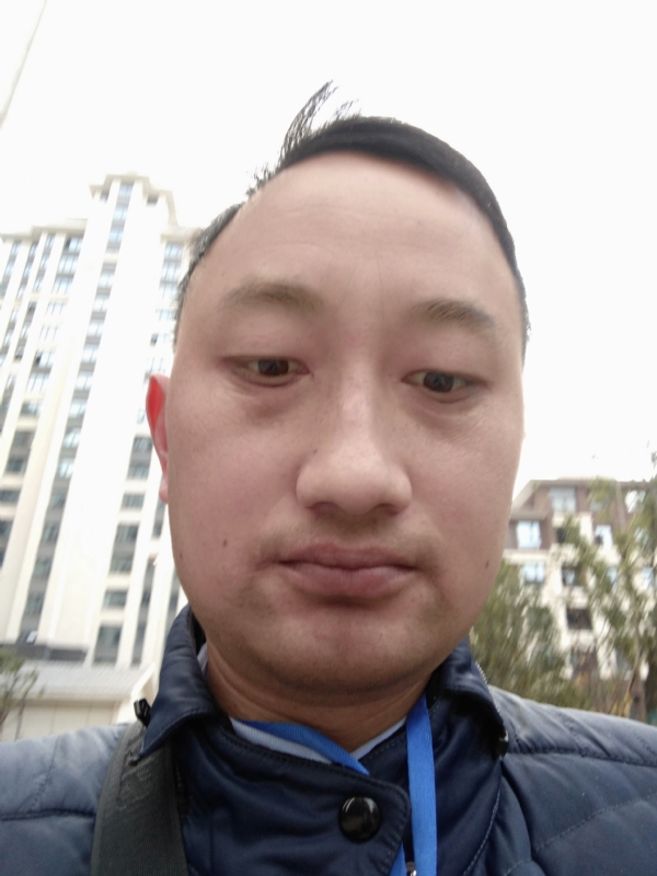 老男人的第一张照片--潍坊相亲服务中心