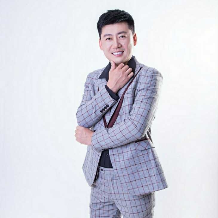 屋顶拾荒人的第一张照片--潍坊相亲服务中心