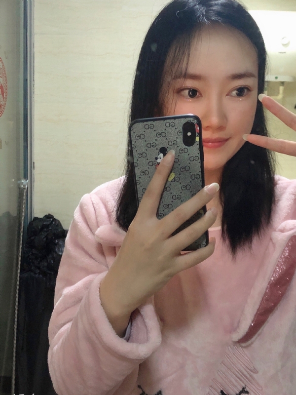 叶落知秋的第一张照片--潍坊相亲服务中心