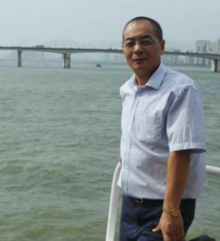 辛民的第二张照片--潍坊相亲服务中心