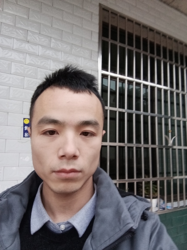 笑得那么开心的第二张照片--潍坊相亲服务中心