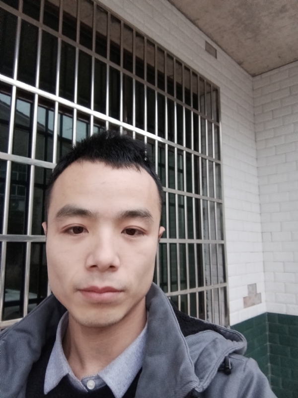 笑得那么开心的第三张照片--潍坊相亲服务中心