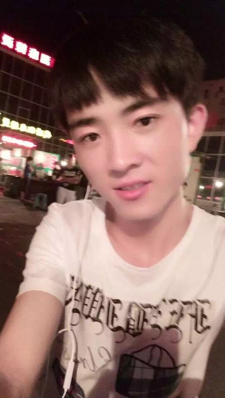 小先生的第一张照片--潍坊相亲服务中心