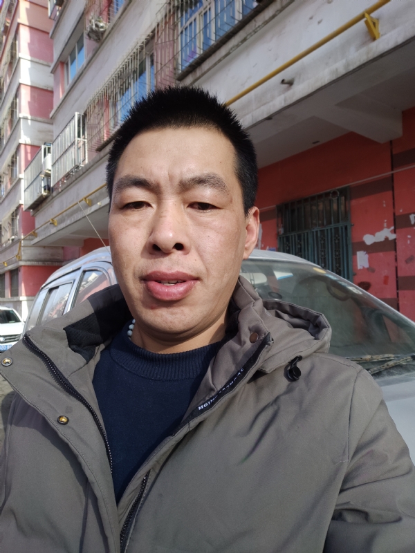 华哥的第二张照片--潍坊相亲服务中心