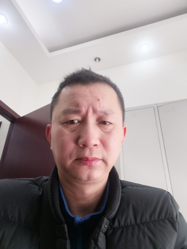 相视而笑的第一张照片--潍坊相亲服务中心