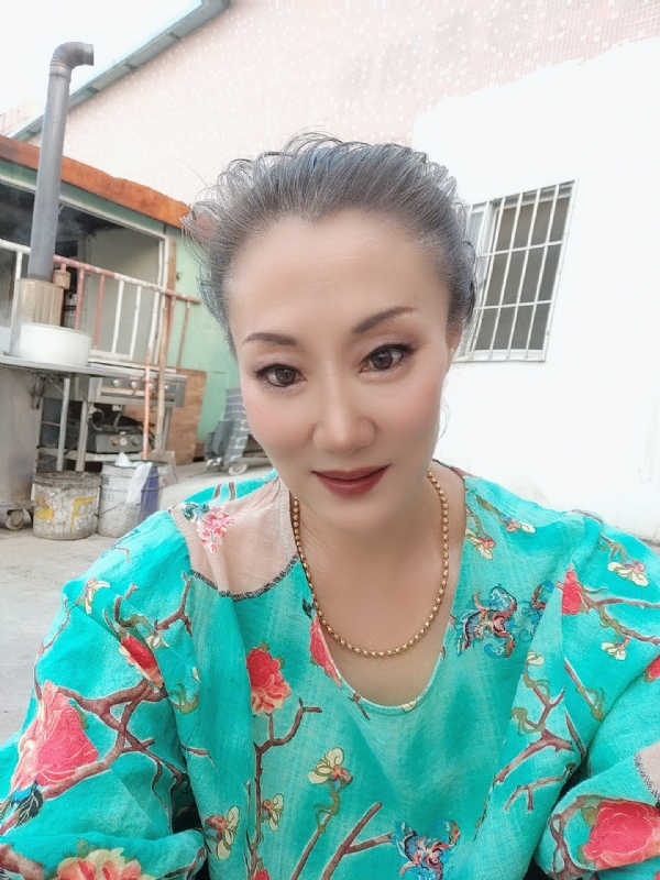 燕子的第三张照片--潍坊相亲服务中心