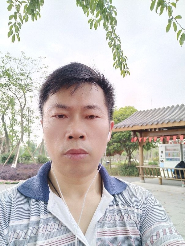 一个人的孤单的第一张照片--潍坊相亲服务中心