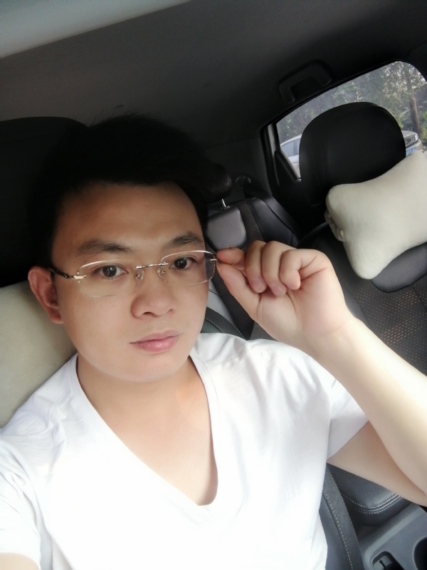 幸福的拥抱的第二张照片--潍坊相亲服务中心