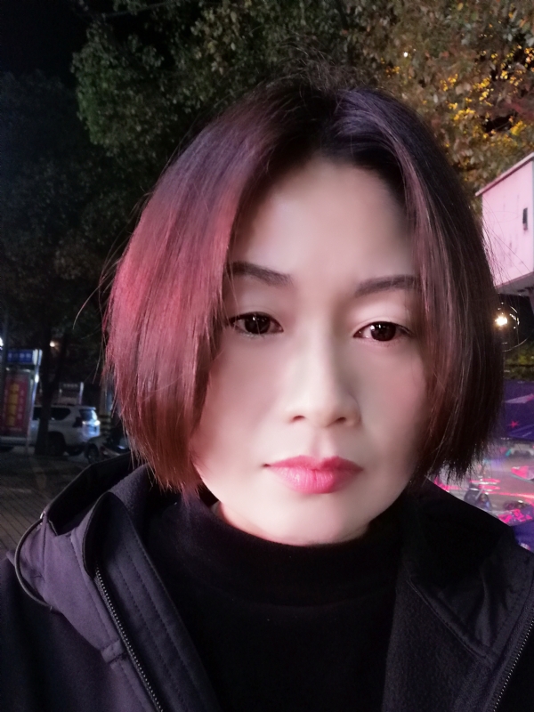 风中百合的第一张照片--潍坊相亲服务中心