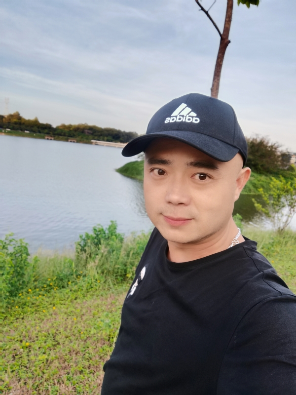 石头哥的第一张照片--潍坊相亲服务中心