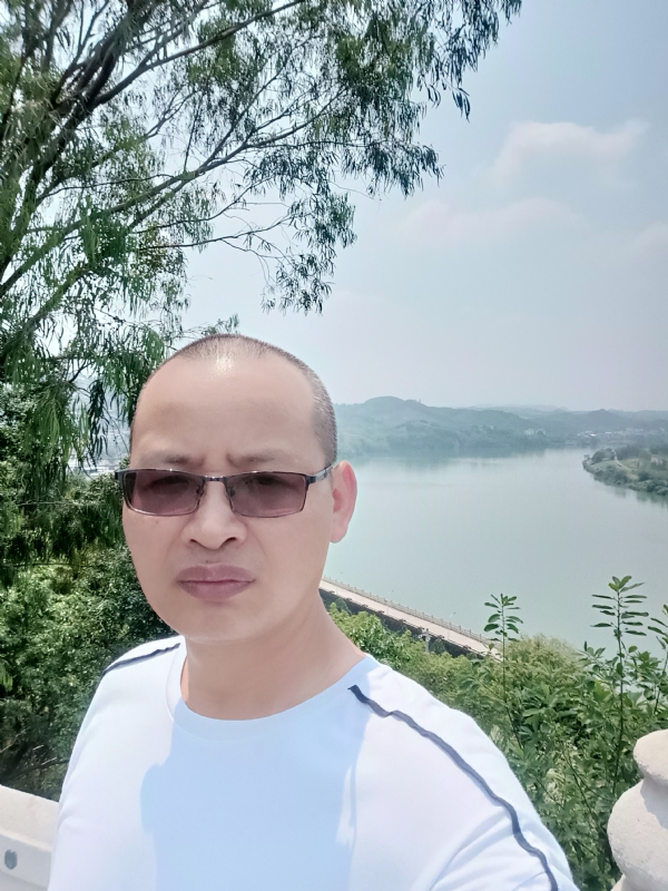 随缘随性的第一张照片--潍坊相亲服务中心