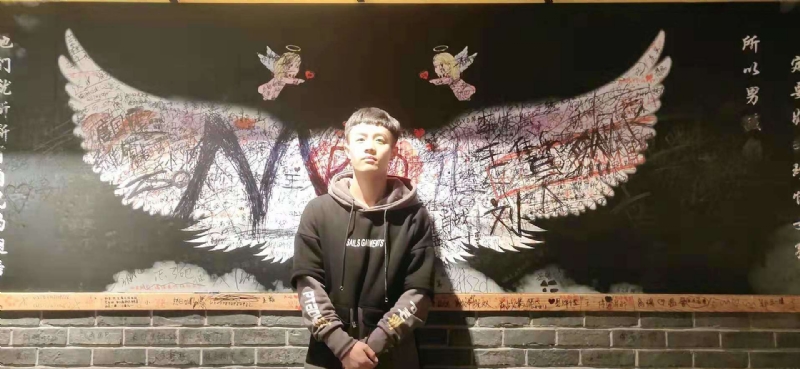 水彩画师的第一张照片--潍坊相亲服务中心