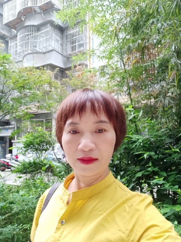 小瓶子的第二张照片--潍坊相亲服务中心