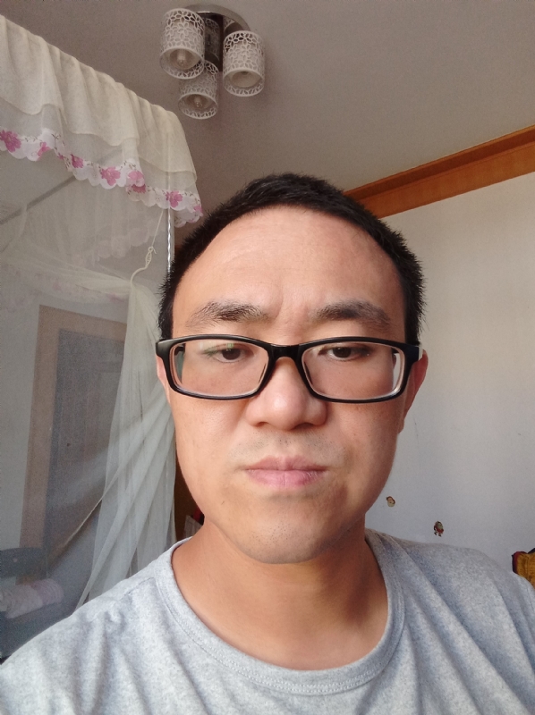 小涨常鸿的第一张照片--潍坊相亲服务中心