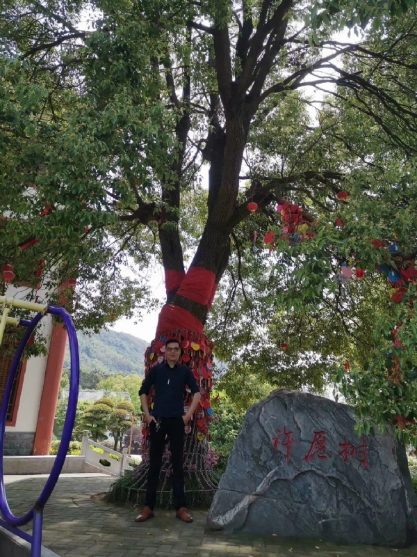 霸气的第一张照片--潍坊相亲服务中心