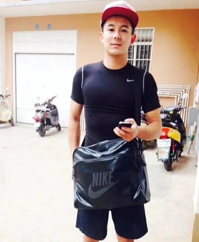 花花是只狗的第一张照片--潍坊相亲服务中心