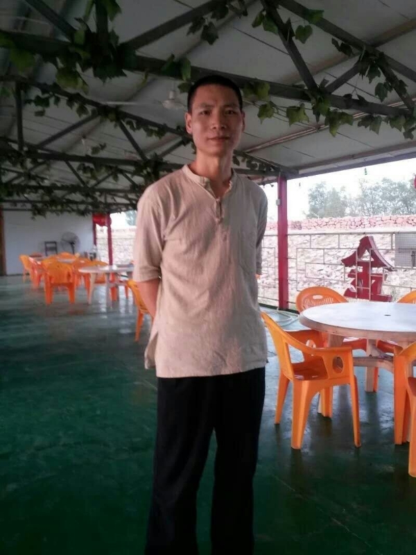 周哥的第三张照片--潍坊相亲服务中心