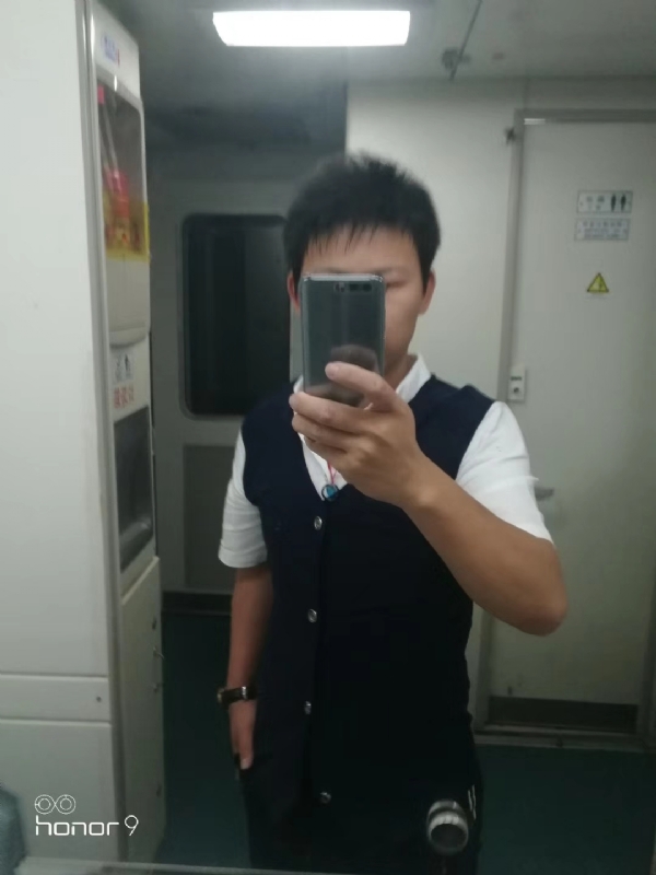 阳光下de幸福的第一张照片--潍坊相亲服务中心