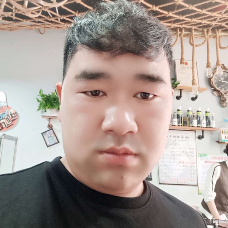 田野小伟的第一张照片--潍坊相亲服务中心